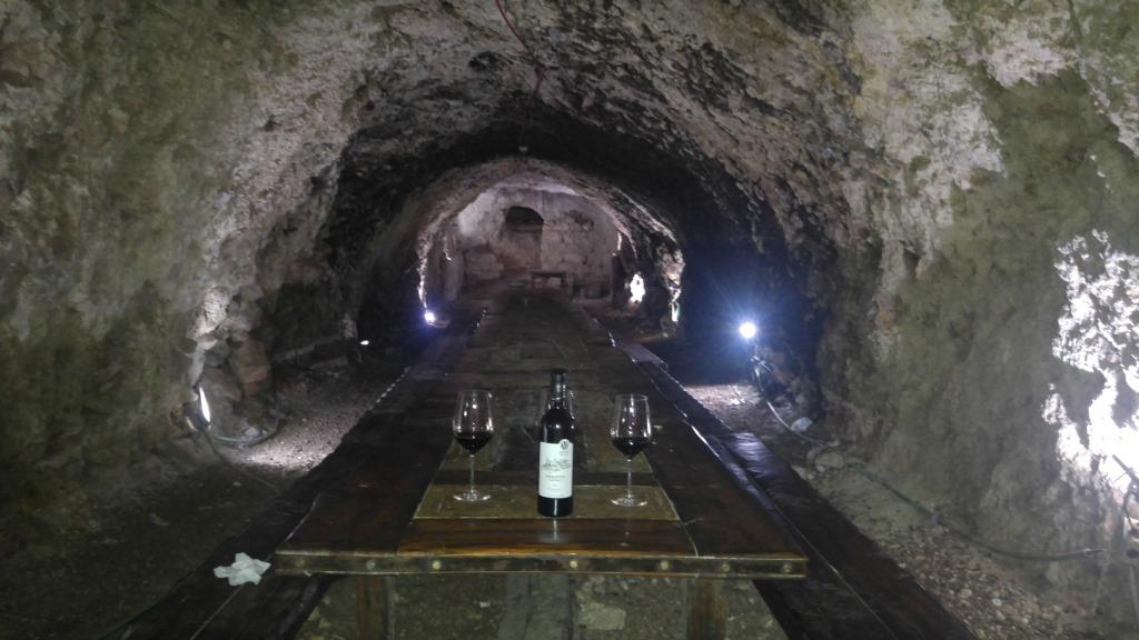 mony cave